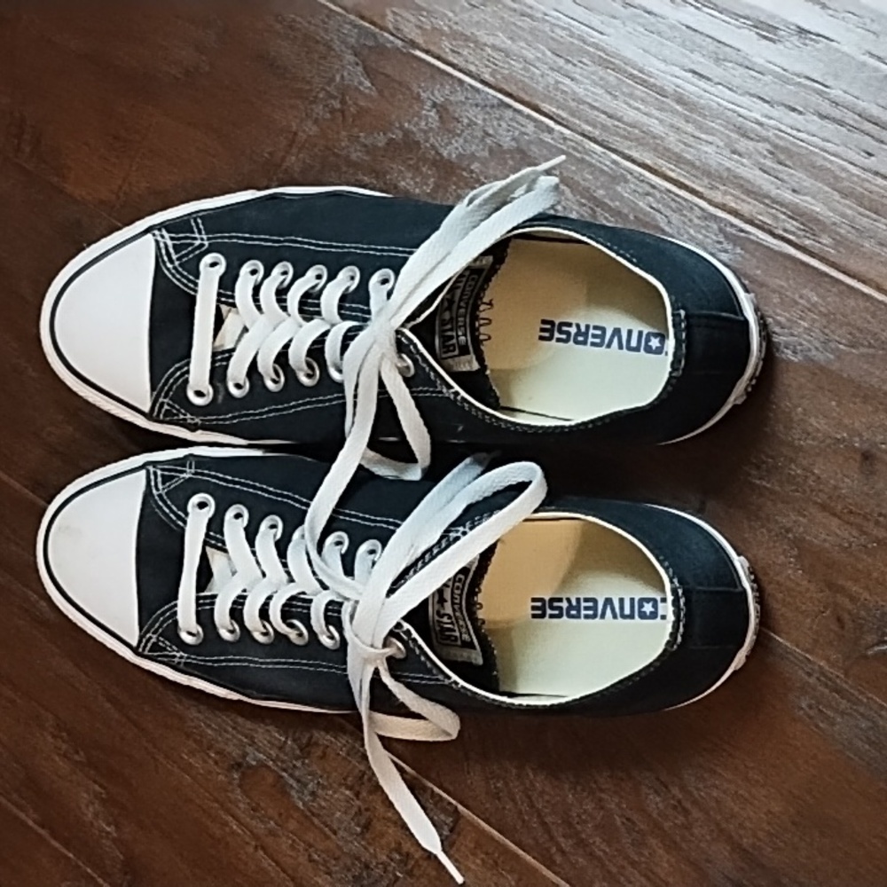 Men's Size 9 Black Converse